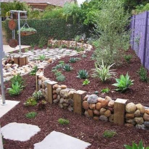 YardWorks Decorative Stones & Bark Chippings - Pro, Medium - Image 2